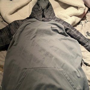 nike hoodie size 3xl i have three of them gray